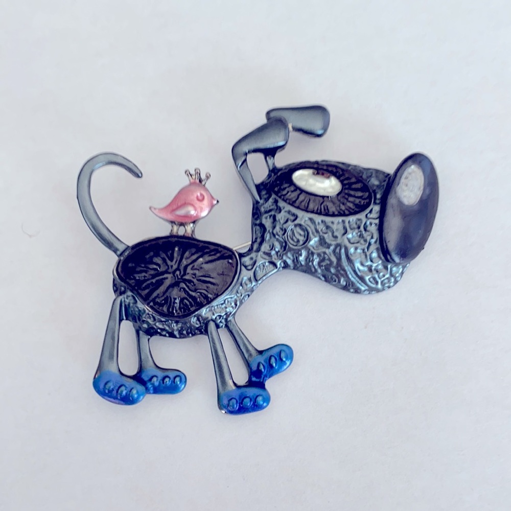 A lovely dog with bird brooch / pin - Picture 3 of 3